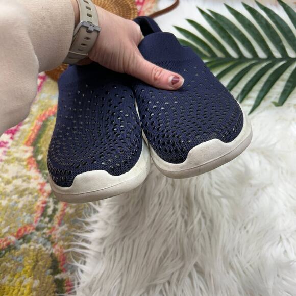 Clarks Navy Blue Lightweight Slip On Casual Knit Sneaker 9 - Picture 5 of 10